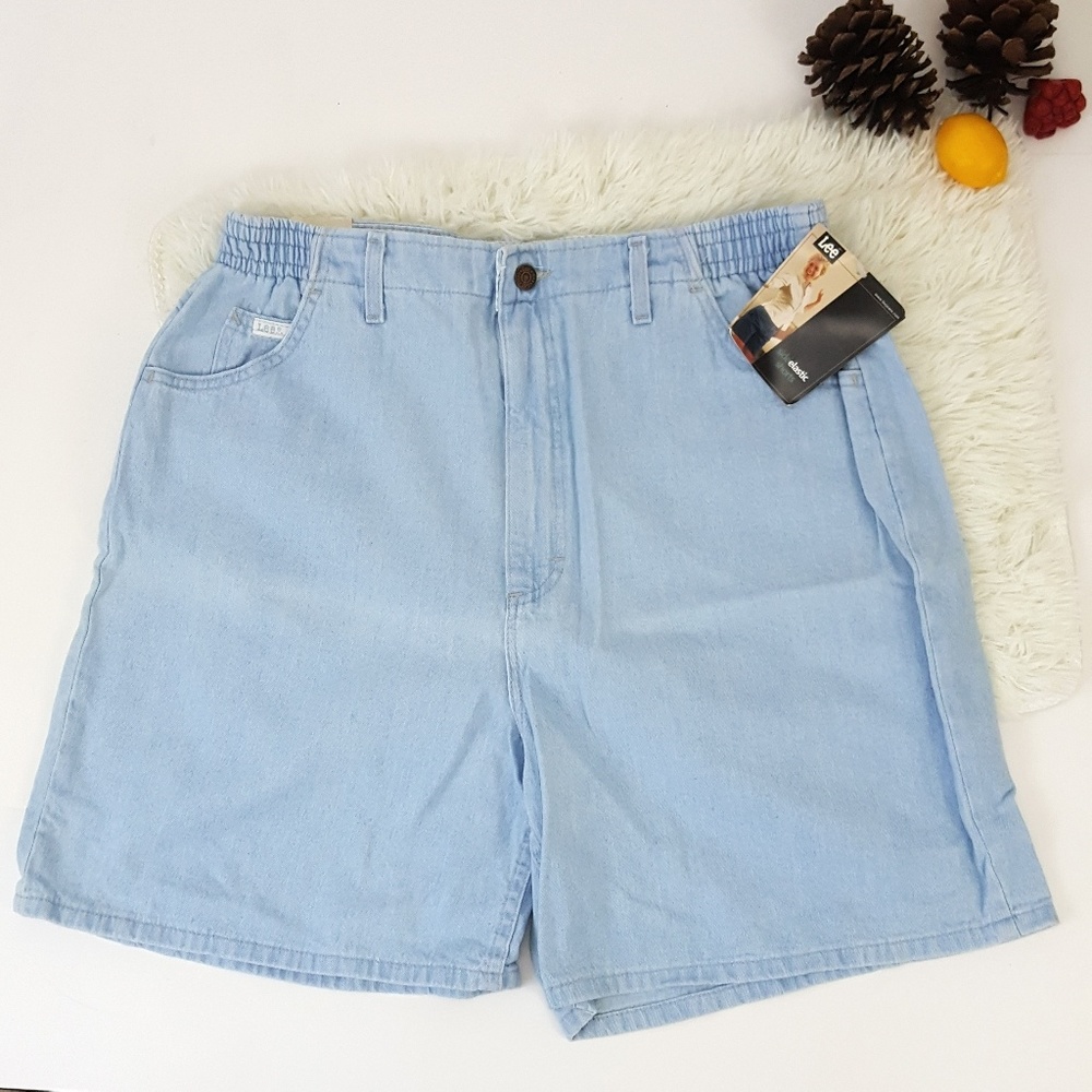 Lee elastic waist jean shorts size 18 M
